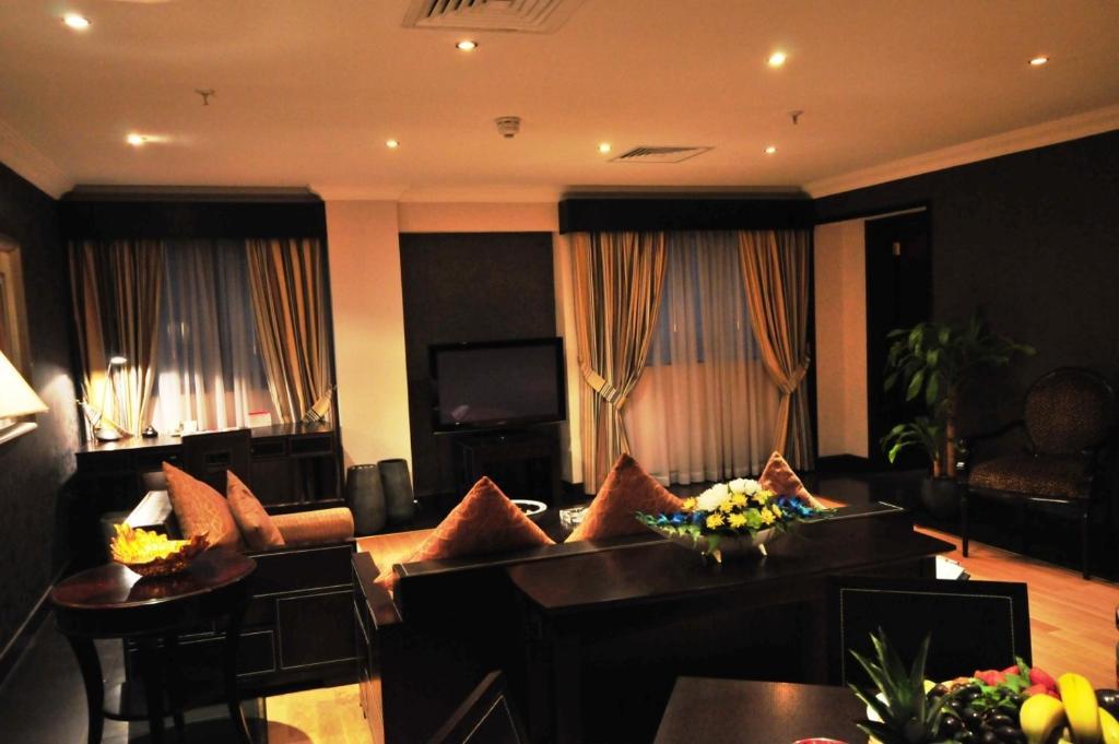 Abjad Grand Hotel Дубай Экстерьер фото