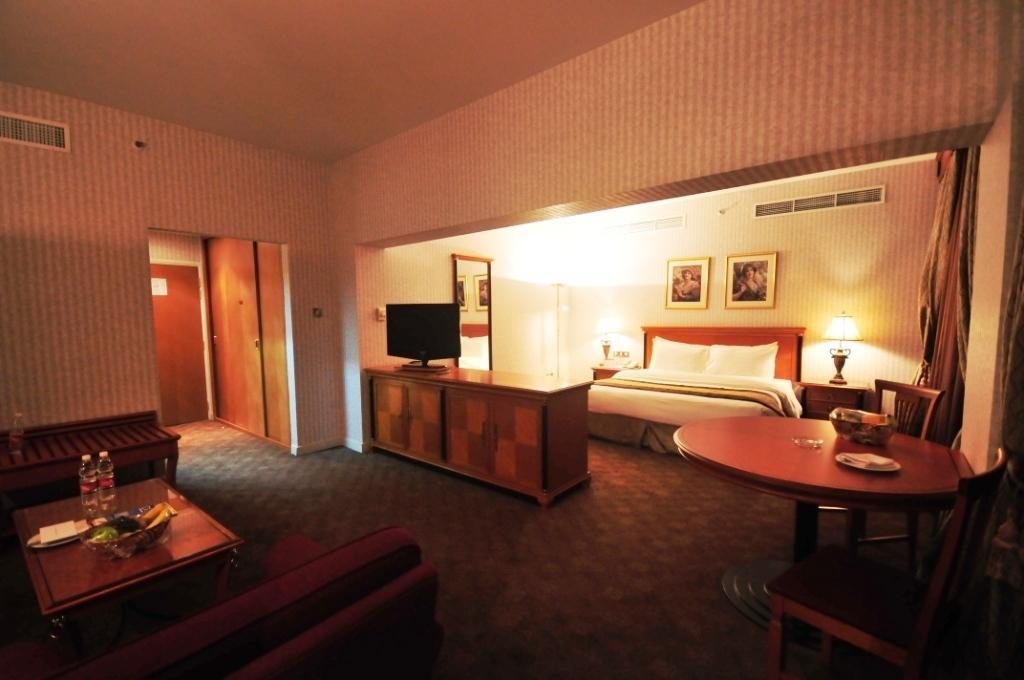 Abjad Grand Hotel Дубай Экстерьер фото