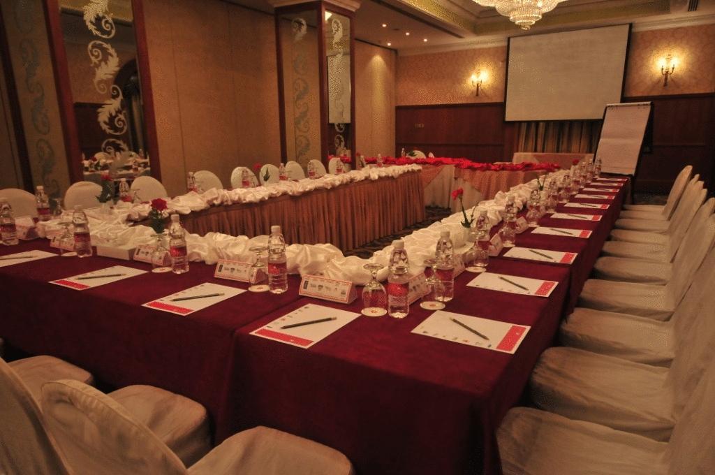 Abjad Grand Hotel Дубай Экстерьер фото