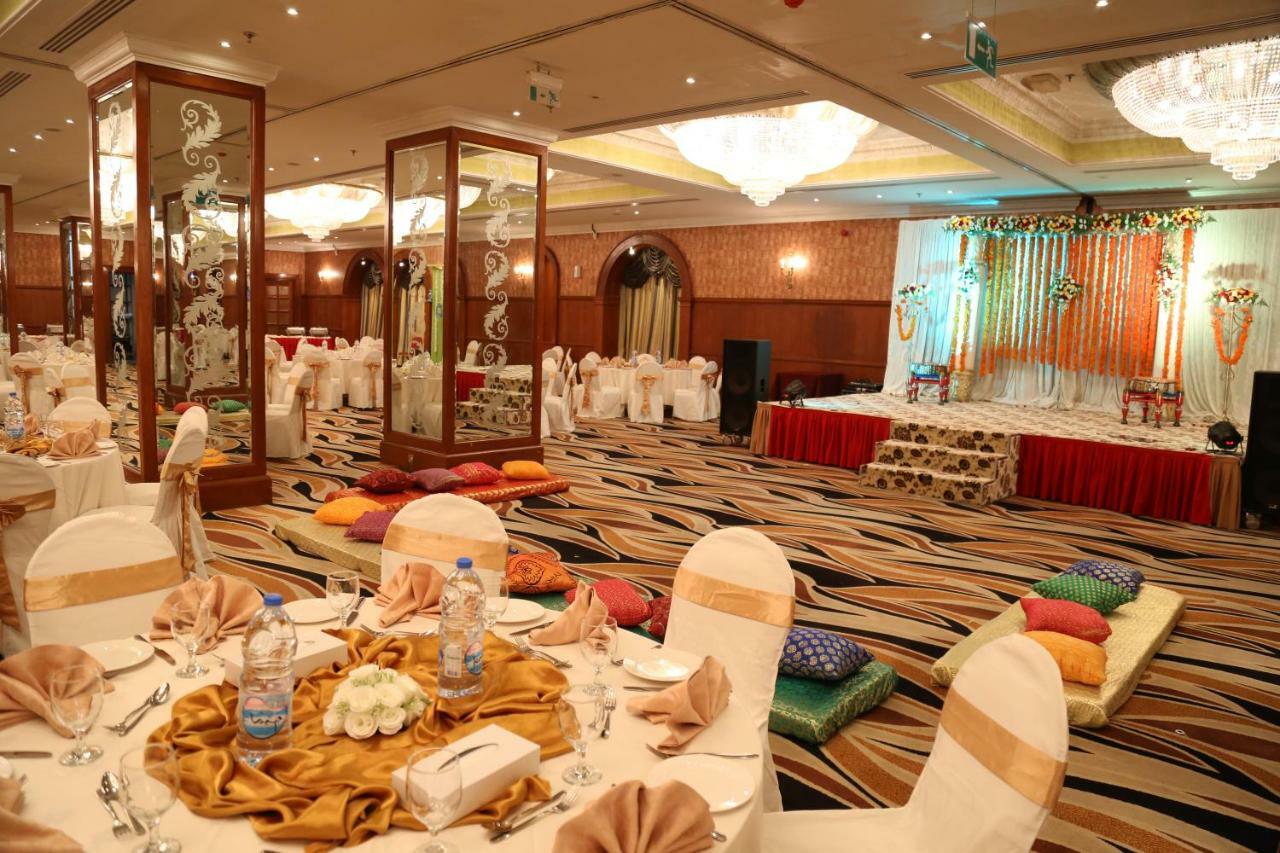 Abjad Grand Hotel Дубай Экстерьер фото